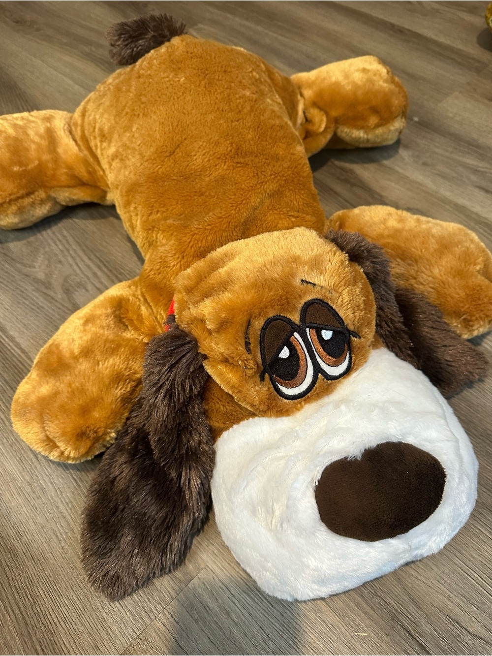 Dan Dee’s 2017 Plush Brown & White Dog Sad Eyes